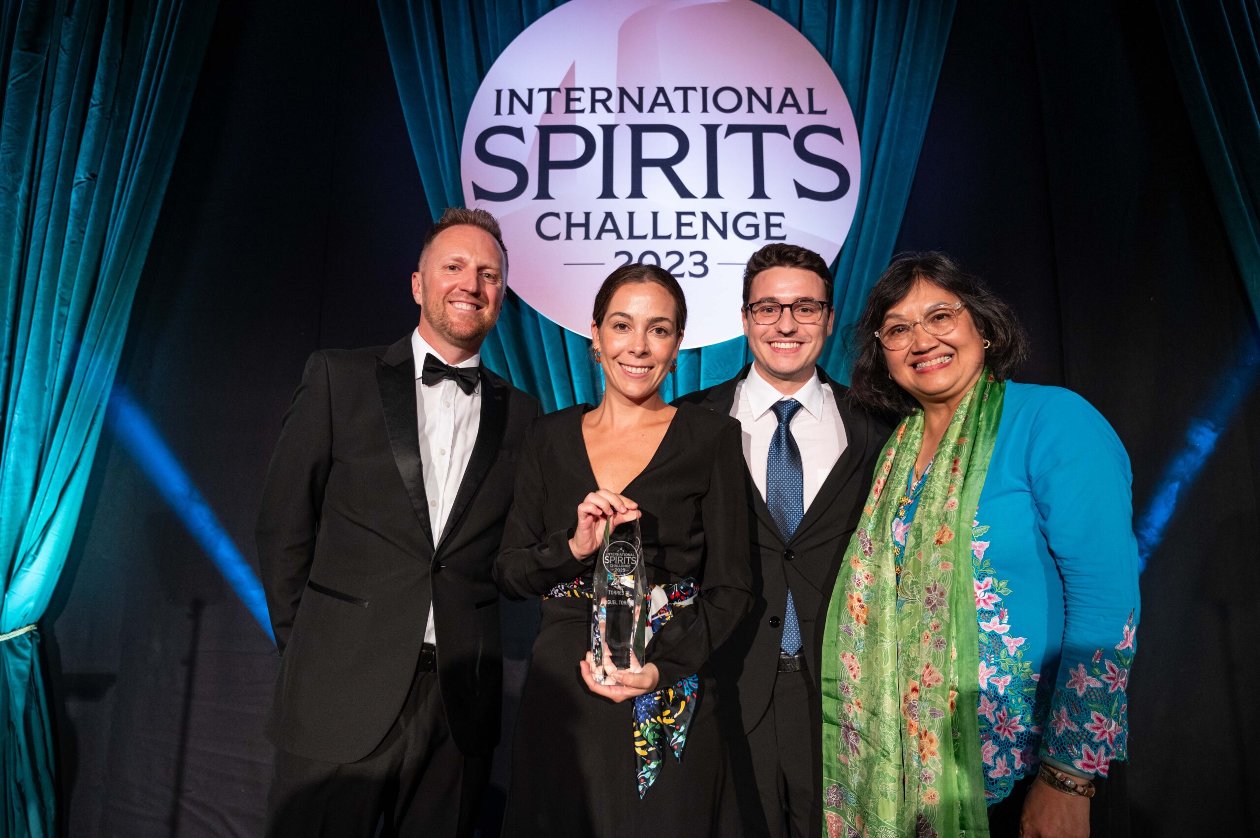 Read more about the article Màxima distinció per a Torres 15 a l’International Spirits Challenge 2023