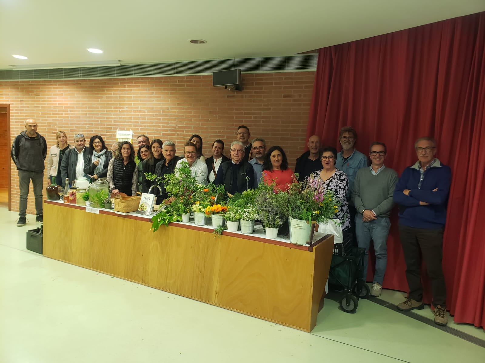 Read more about the article Quarta sessió del taller de tast: A càrrec de Iolanda Bustos “La Chef de les Flors”