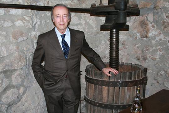Read more about the article Miquel A. Torres rep la Medalla al Treball President Macià per la seva trajectòria exemplar al capdavant del celler familiar