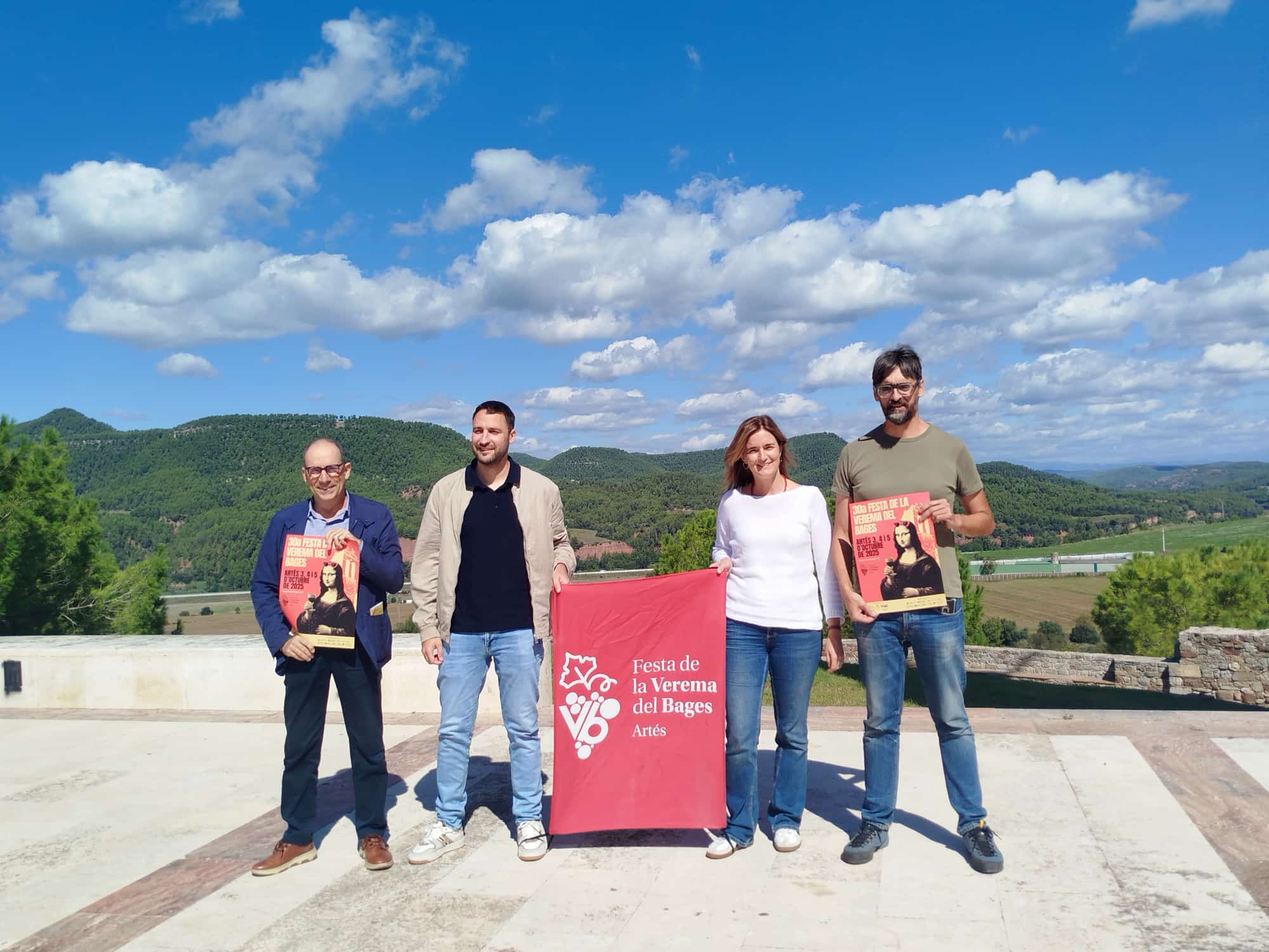 Read more about the article La Festa de la Verema del Bages celebra 30 anys ampliant la programació i amb una gran xafada conjunta de raïm